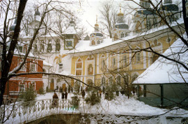 Успенская площадь Псково-Печерского монастыря
