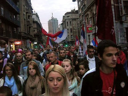 Мирное шествие против гей-парада в Белграде