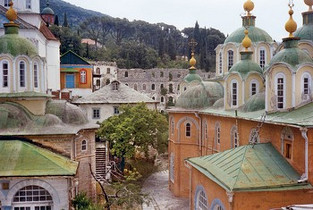 Свято-Пантелеимонов монастырь до реставрации. Начало 1990-х годов