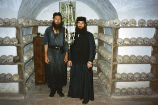 В костнице монастыря Зограф. Начало 1990-х годов